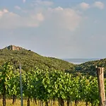Monoslow - Wine, Dine & Rest Bed and Breakfast