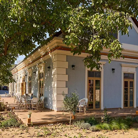 לינה וארוחת בוקר Icce Borbirtok - Wine, Dine & Rest Monoszlo