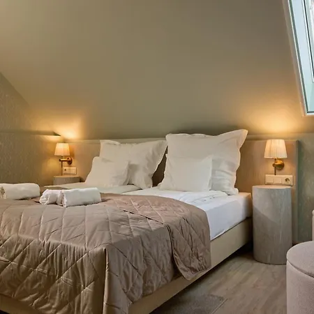 Monoslow - Wine, Dine & Rest Bed and Breakfast