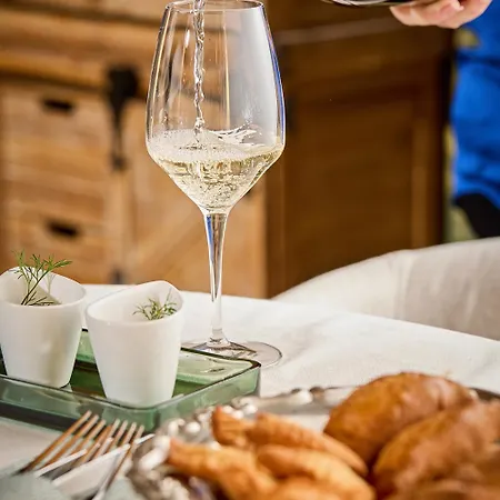 Monoslow - Wine, Dine & Rest לינה וארוחת בוקר Monoszlo