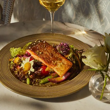 Monoslow - Wine, Dine & Rest 4*