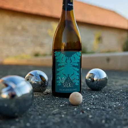 Monoslow - Wine, Dine & Rest Panzió Monoszló