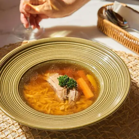 לינה וארוחת בוקר Monoslow - Wine, Dine & Rest 4*