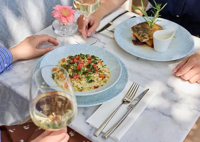 Monoslow - Wine, Dine & Rest Nocleg ze śniadaniem 3*