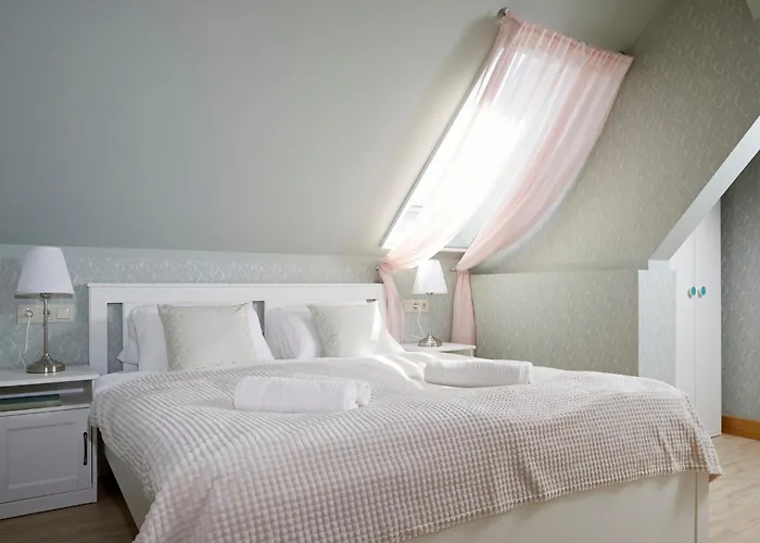 Monoslow - Wine, Dine & Rest לינה וארוחת בוקר