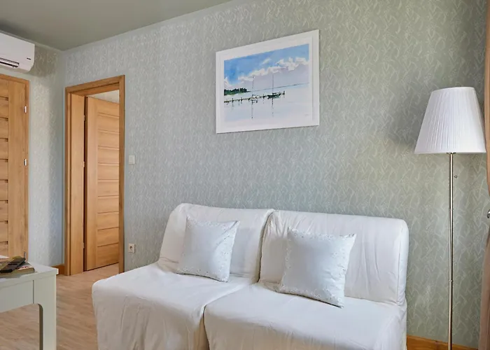 Monoslow - Wine, Dine & Rest Monoszlo