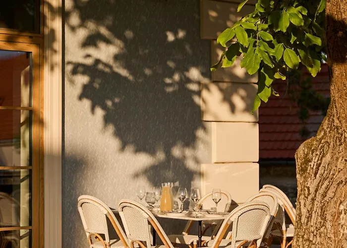 Monoslow - Wine, Dine & Rest Monoszlo