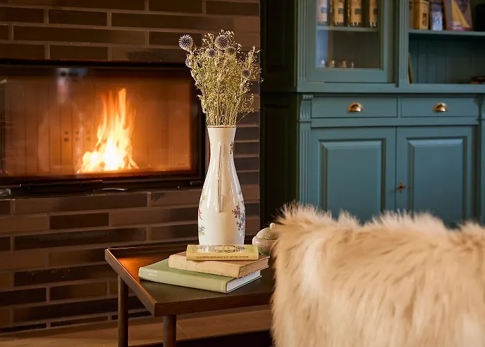 לינה וארוחת בוקר Monoslow - Wine, Dine & Rest