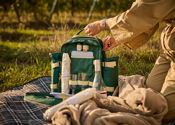 Monoslow - Wine, Dine & Rest 3*