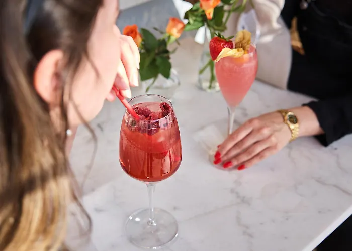 Monoslow - Wine, Dine & Rest Nocleg ze śniadaniem 3*