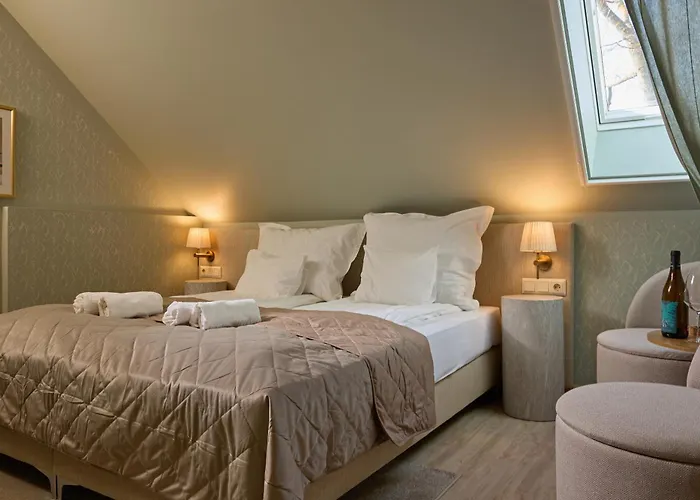 Monoslow - Wine, Dine & Rest Bed and Breakfast