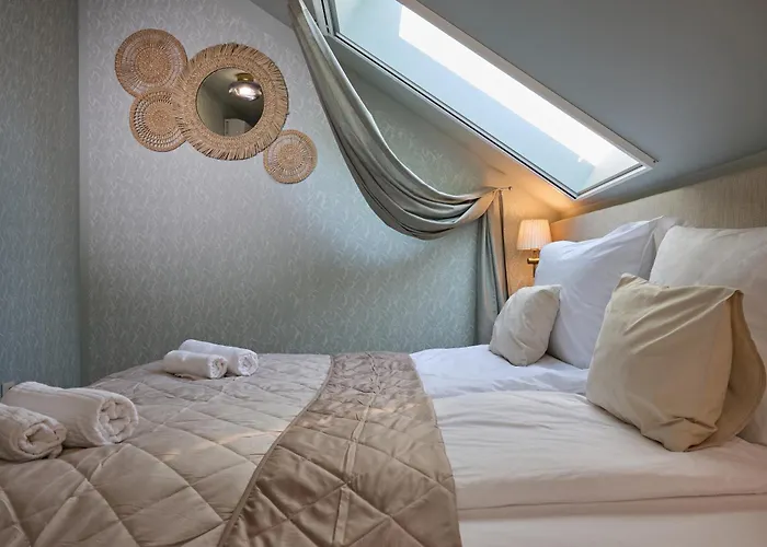Monoslow - Wine, Dine & Rest Bed and Breakfast Monoszlo
