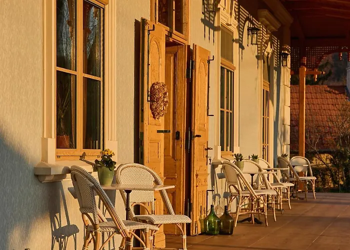 Monoslow - Wine, Dine & Rest Bed and Breakfast Monoszlo